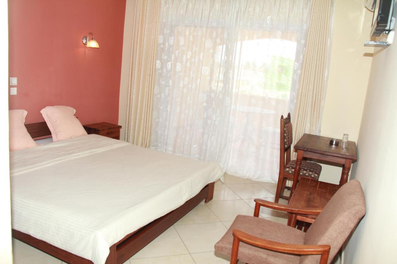 מורונדבה Hotel Menabe מראה חיצוני תמונה