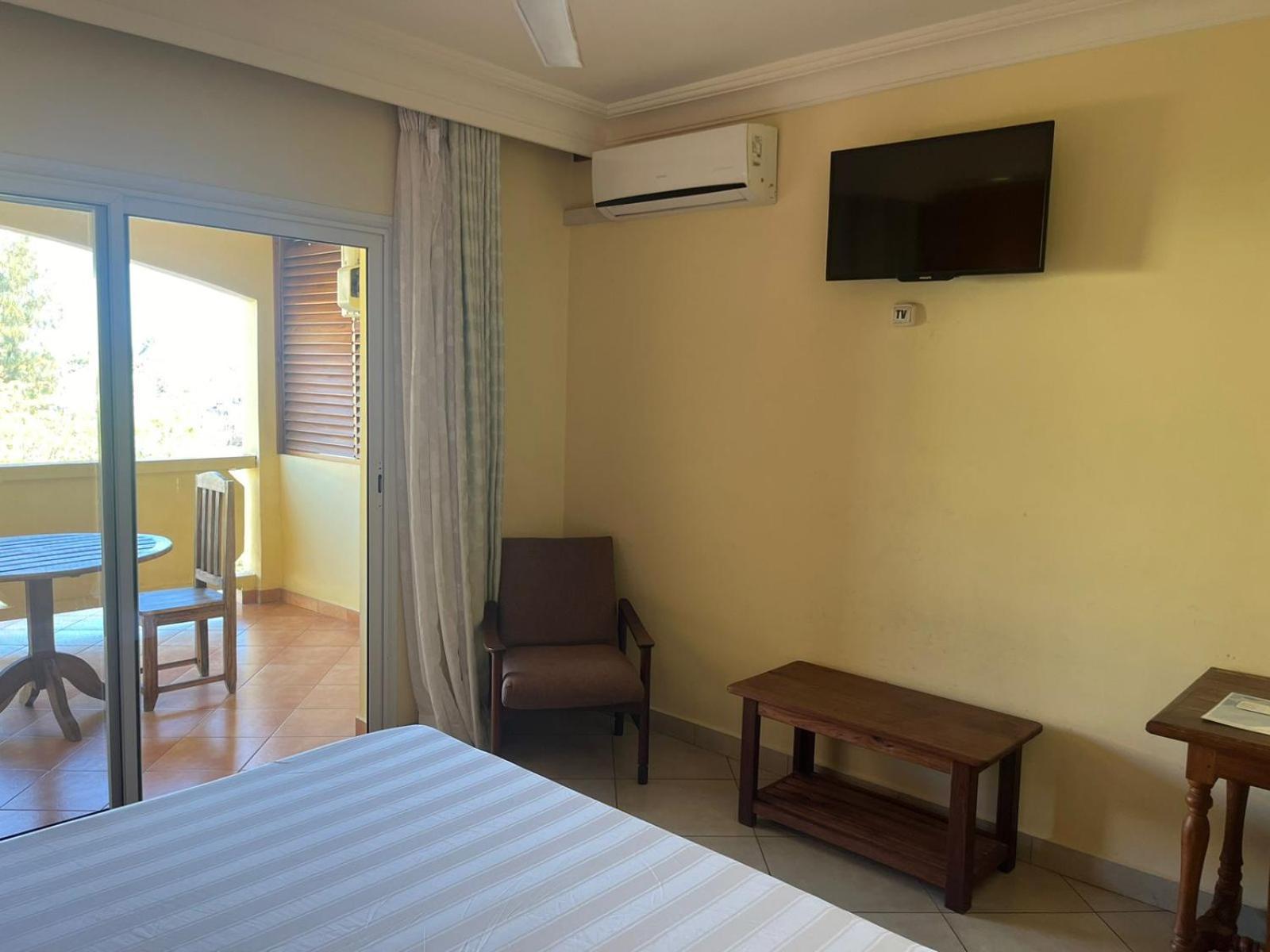 מורונדבה Hotel Menabe מראה חיצוני תמונה