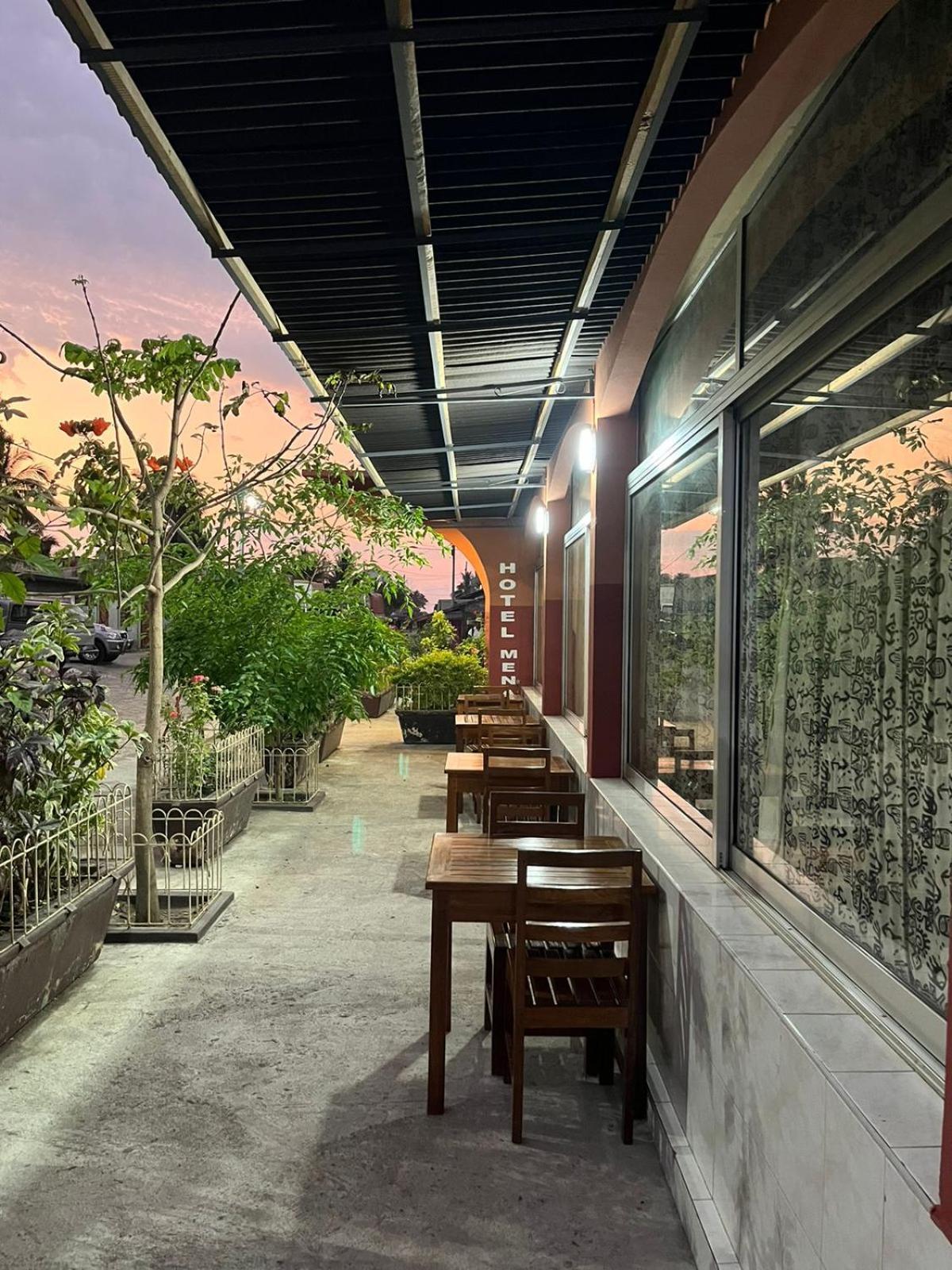 מורונדבה Hotel Menabe מראה חיצוני תמונה
