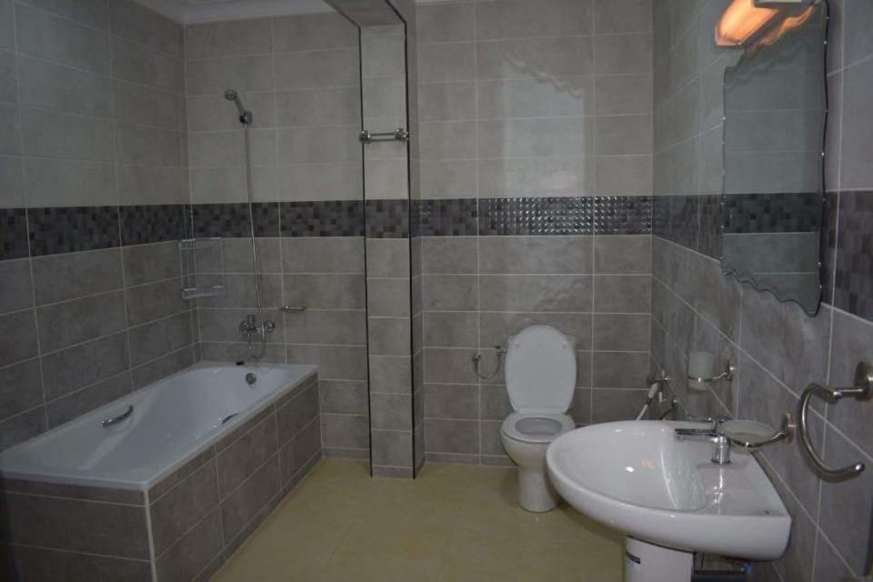 מורונדבה Hotel Menabe מראה חיצוני תמונה
