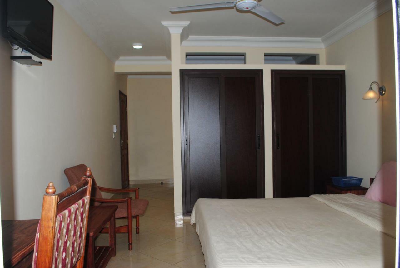 מורונדבה Hotel Menabe מראה חיצוני תמונה