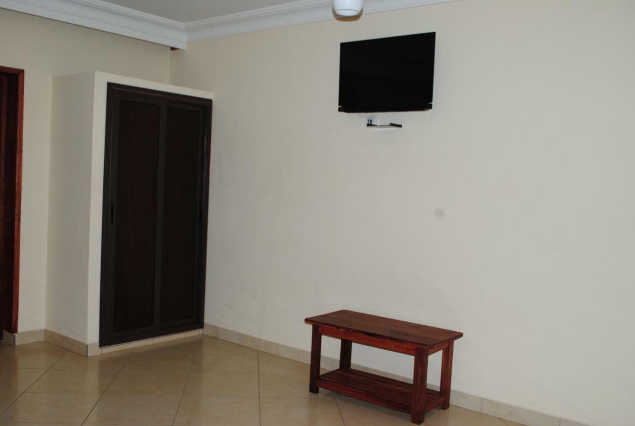 מורונדבה Hotel Menabe מראה חיצוני תמונה